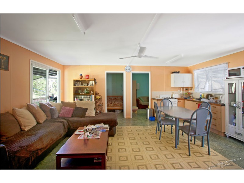 115 Uxbridge Road, Round Hill QLD 4677