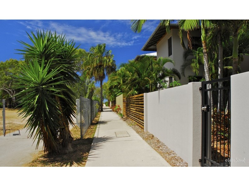 2/12 Ocean Beach Drive, Agnes Water QLD 4677
