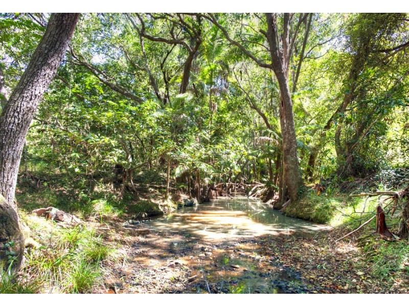 1 Round Hill Road, Captain Creek QLD 4677