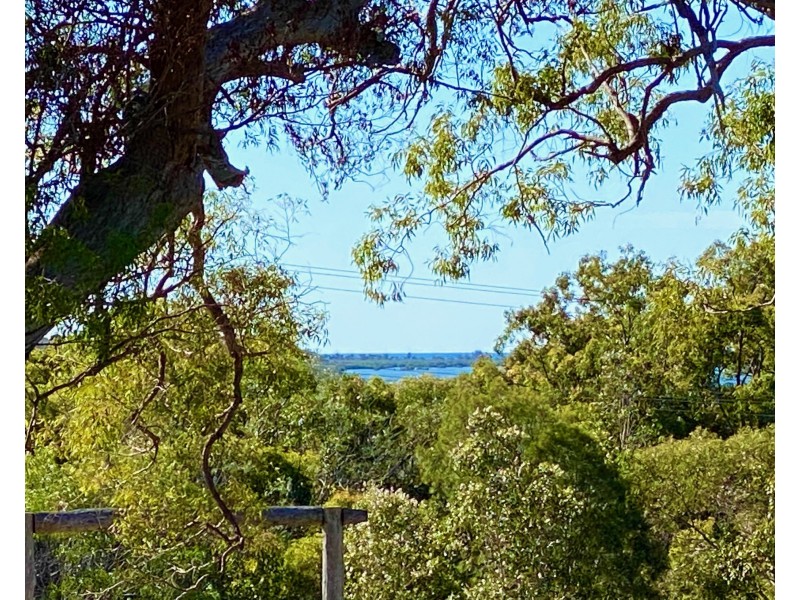 159 Masthead Dr, Agnes Water QLD 4677