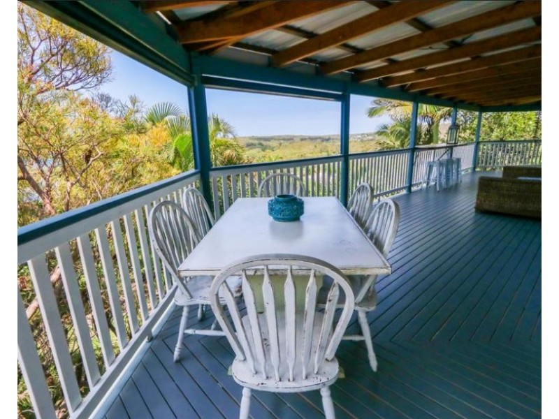 13 WOODROW DR, Agnes Water QLD 4677