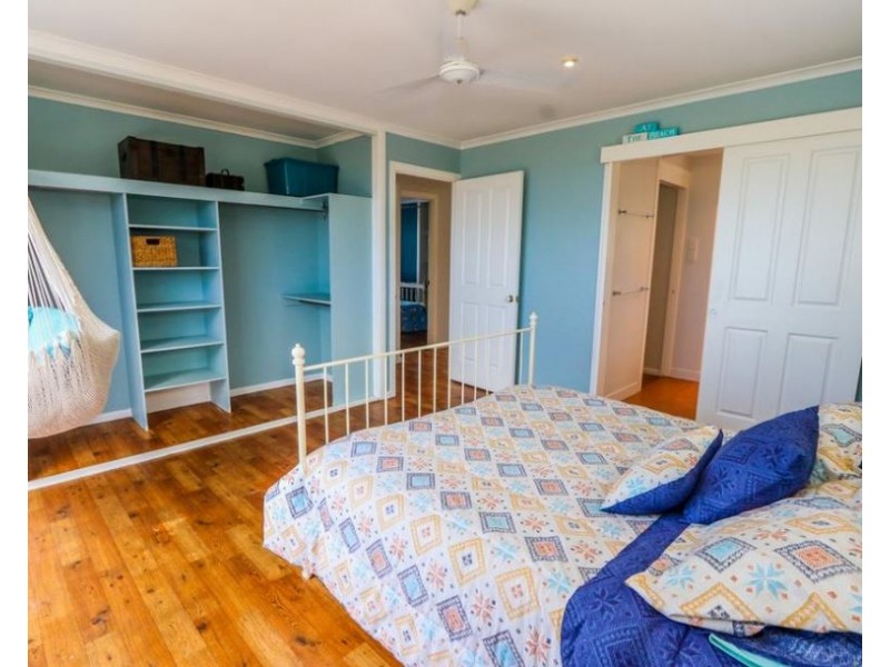 13 WOODROW DR, Agnes Water QLD 4677