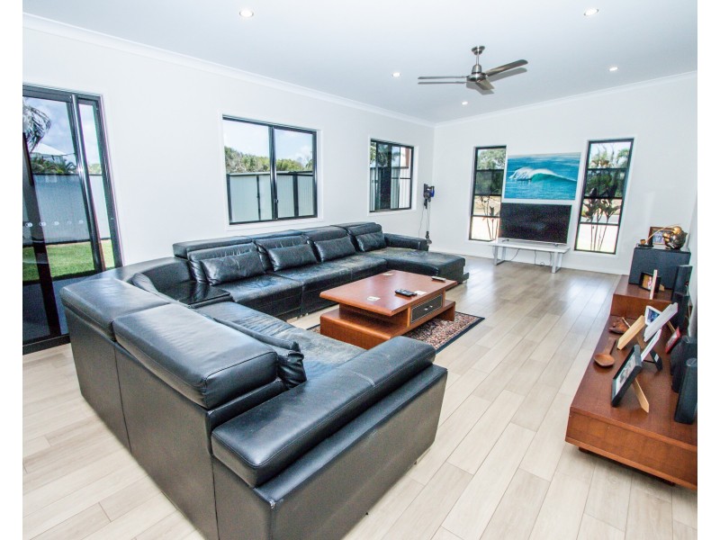4 The Promenade, Agnes Water QLD 4677