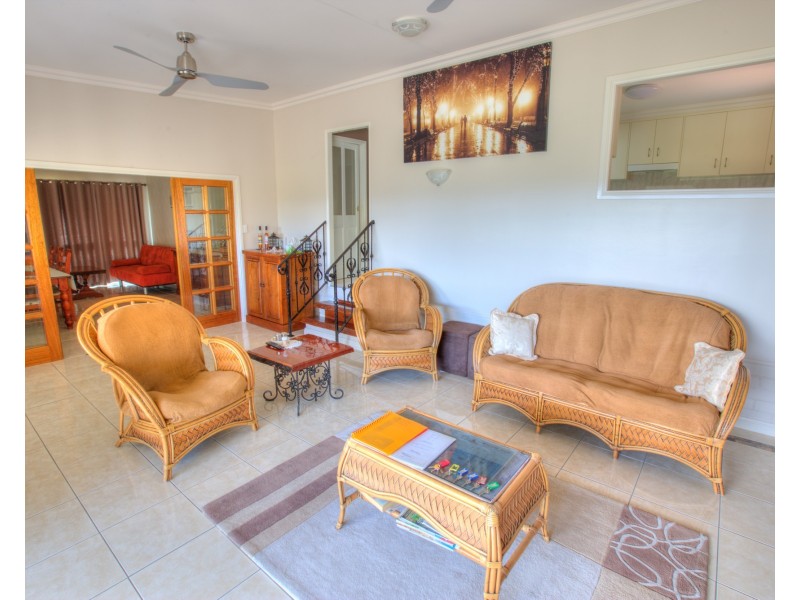 44 BUNKER RD, Round Hill QLD 4677