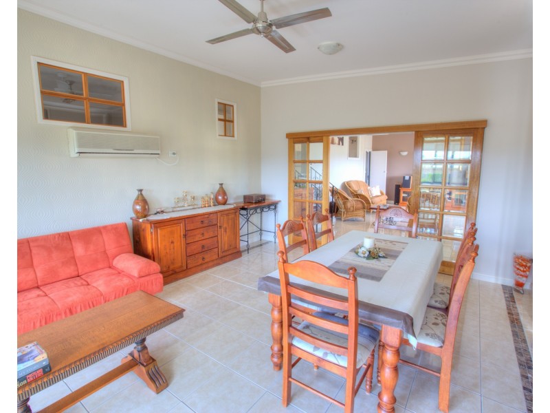 44 BUNKER RD, Round Hill QLD 4677