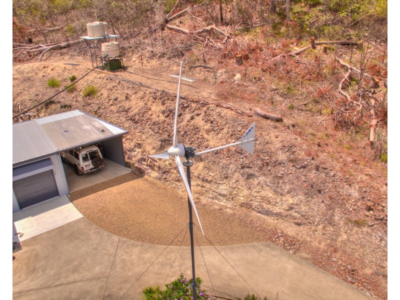 44 BUNKER RD, Round Hill QLD 4677