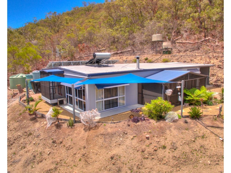44 BUNKER RD, Round Hill QLD 4677