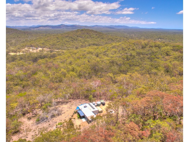 44 BUNKER RD, Round Hill QLD 4677