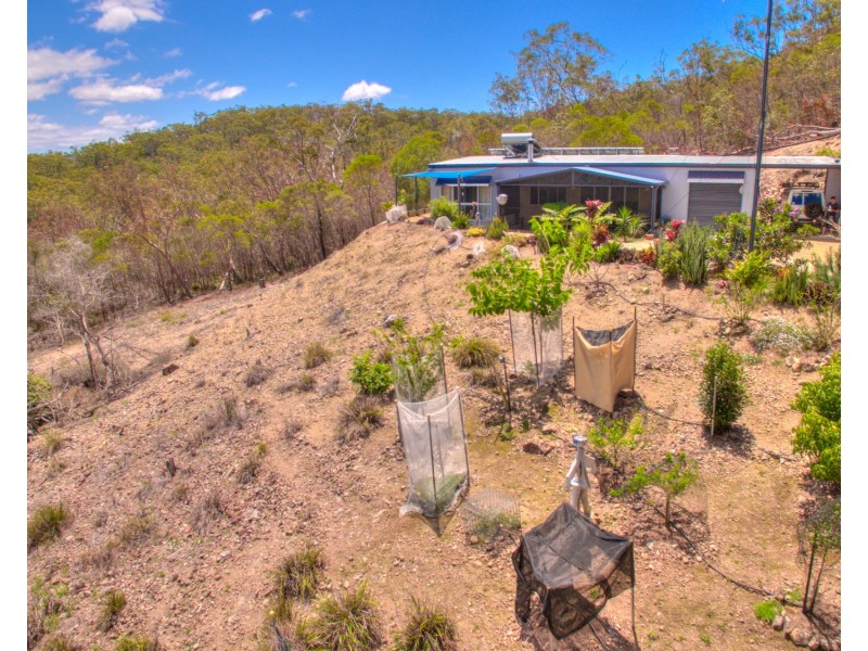 44 BUNKER RD, Round Hill QLD 4677