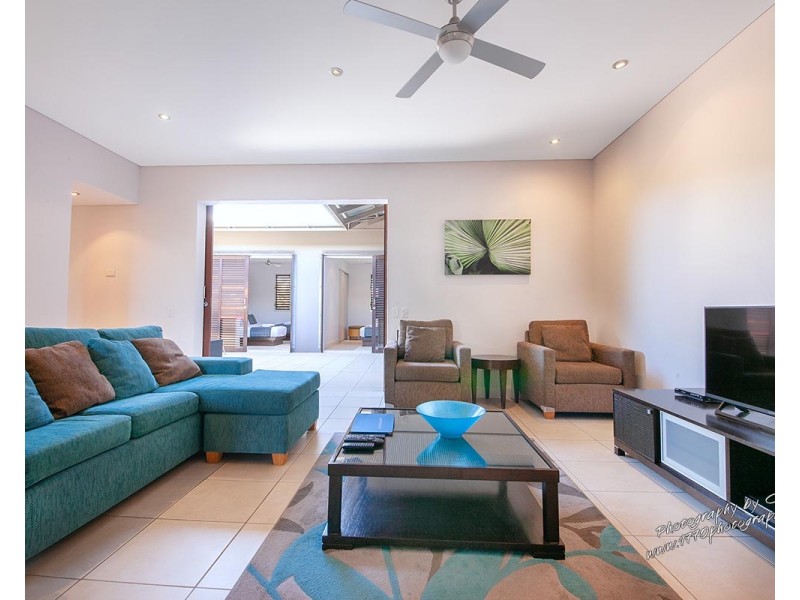 16/4 Ocean Beach Drive, Agnes Water QLD 4677