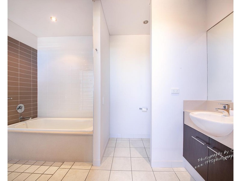 16/4 Ocean Beach Drive, Agnes Water QLD 4677