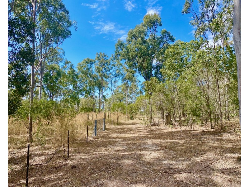 825 Round Hill Road, Captain Creek QLD 4677