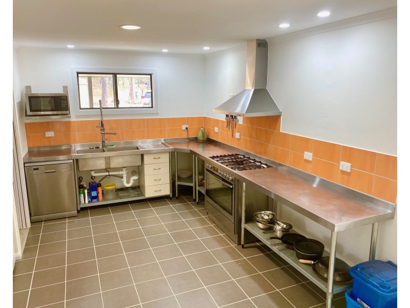 825 Round Hill Road, Captain Creek QLD 4677