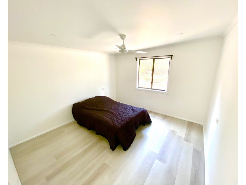 825 Round Hill Road, Captain Creek QLD 4677