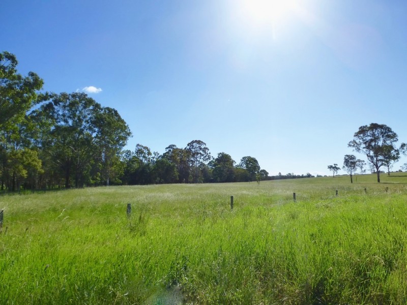 50 Tableland Road, Mount Tom QLD 4677