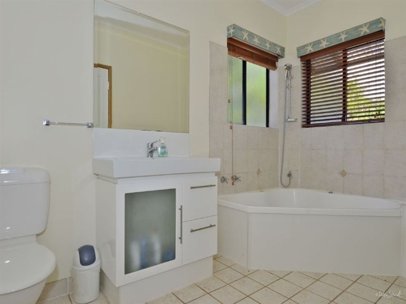 13 Webster Court, Agnes Water QLD 4677