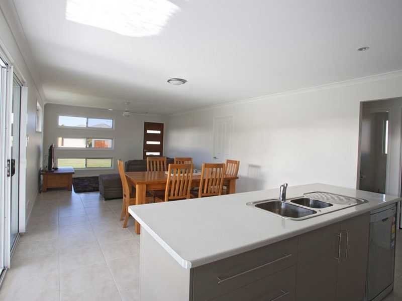 4 Sunset Drive, Agnes Water QLD 4677