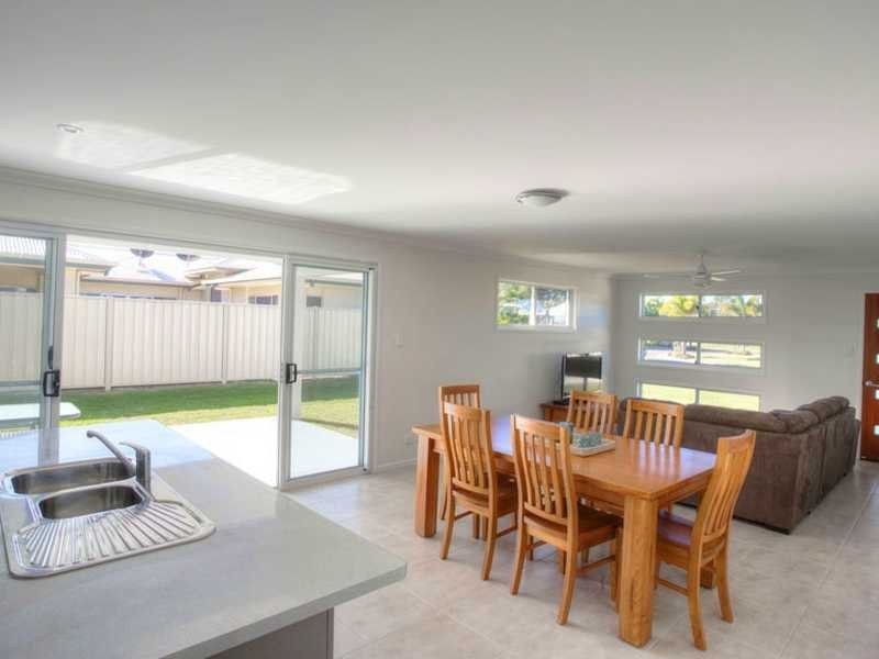 4 Sunset Drive, Agnes Water QLD 4677