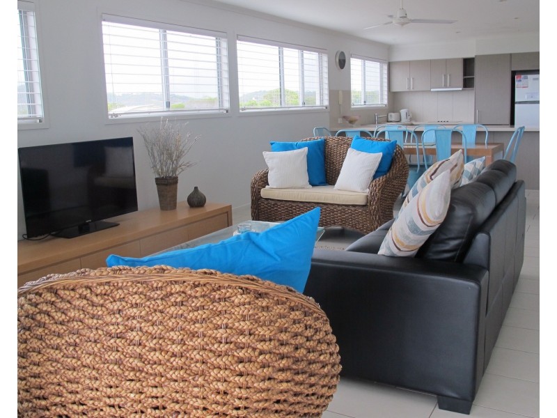 3/2 Dolphin Court, Agnes Water QLD 4677