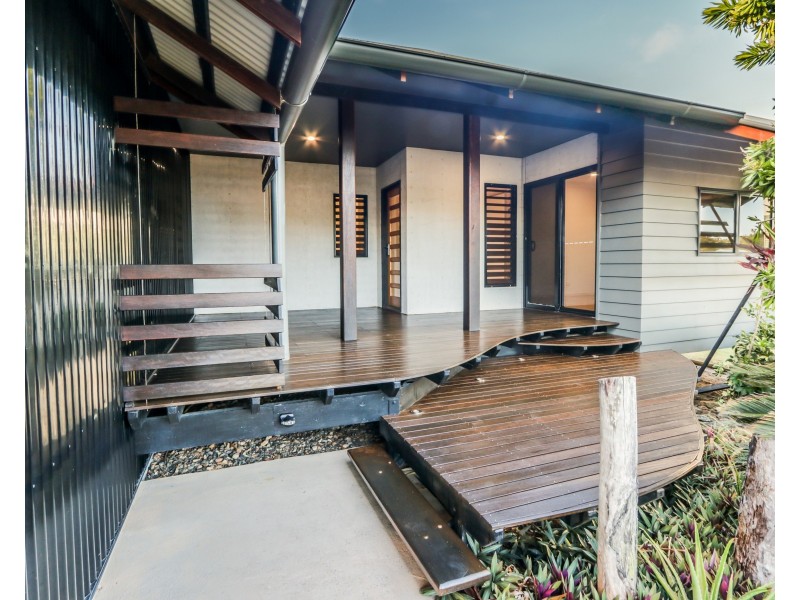 4 Seascape Close, Agnes Water QLD 4677