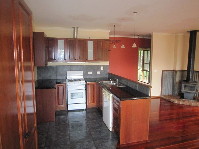 140 Edenvale Crescent, Kinglake West VIC 3757