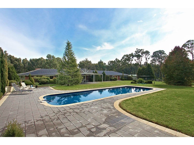 201 Edenvale Cresent, Kinglake West VIC 3757