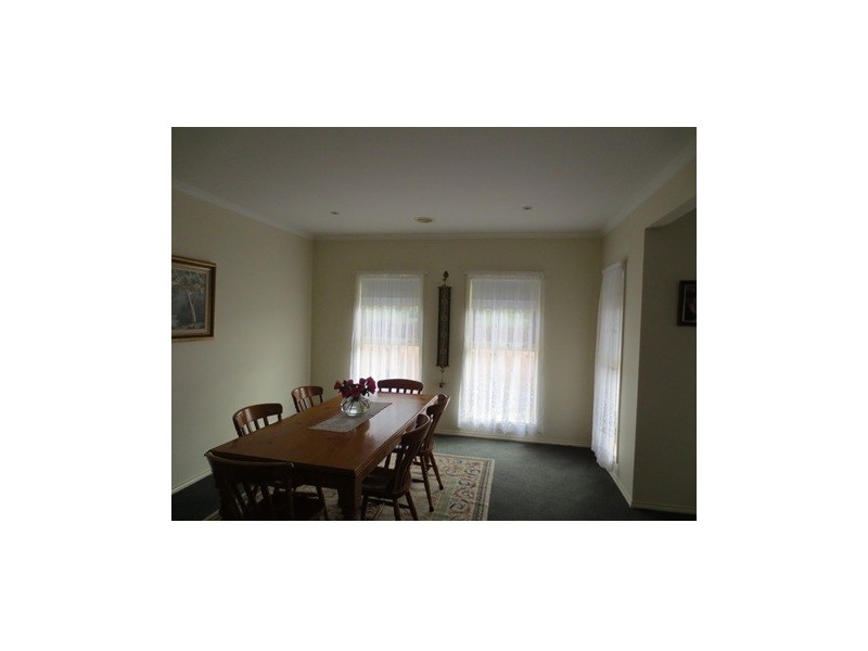 5 Elvin Drive, Kinglake VIC 3763