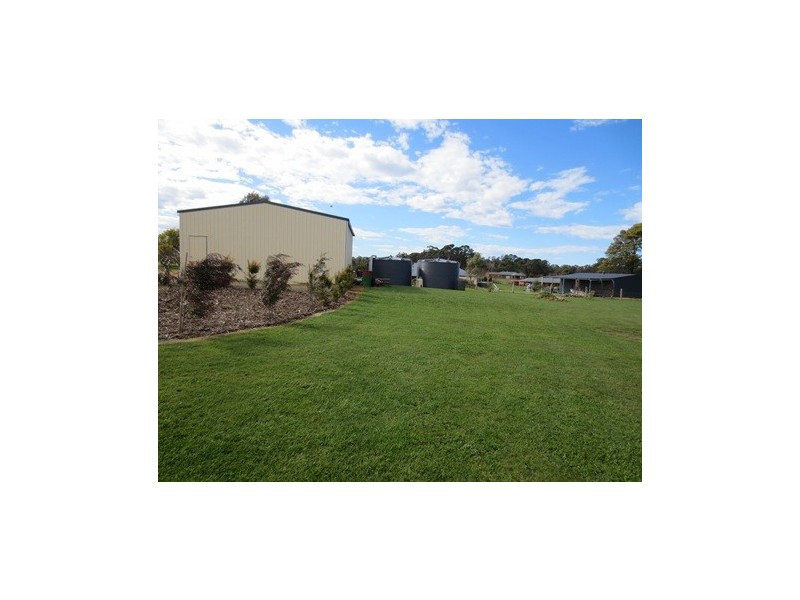 5 Elvin Drive, Kinglake VIC 3763