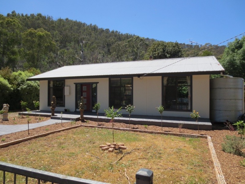 42 Riverside Crescent, Flowerdale VIC 3658