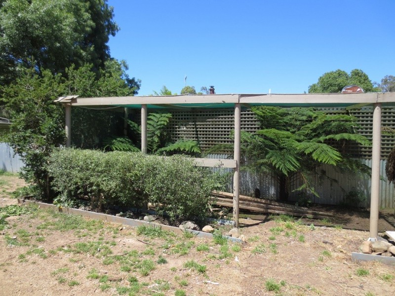 42 Riverside Crescent, Flowerdale VIC 3658