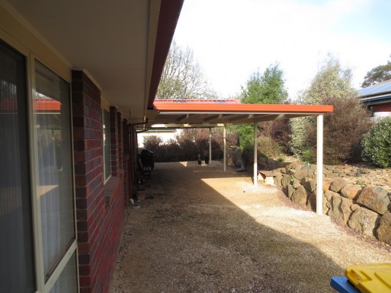 17 Dry creek crescent, Wandong VIC 3758