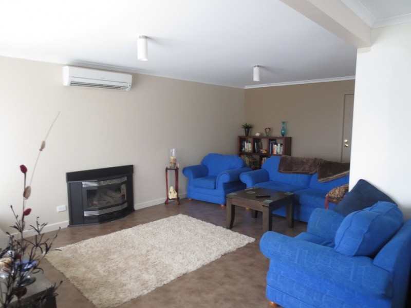 17 Dry creek crescent, Wandong VIC 3758