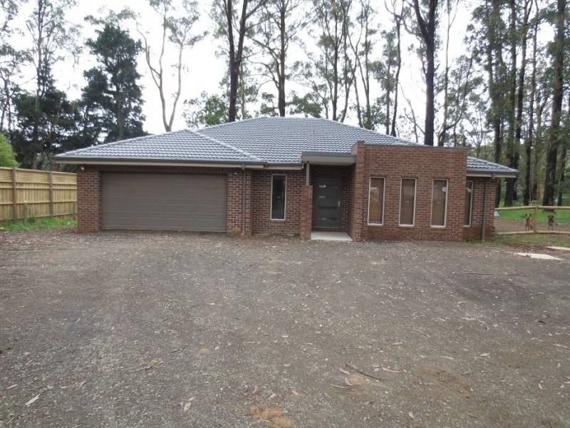 2 Mervyn street, Kinglake VIC 3763