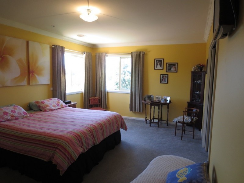 4 Grenfell Close, Hidden Valley VIC 3756