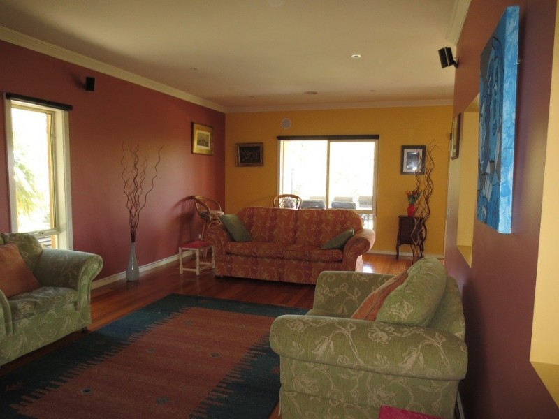 4 Grenfell Close, Hidden Valley VIC 3756