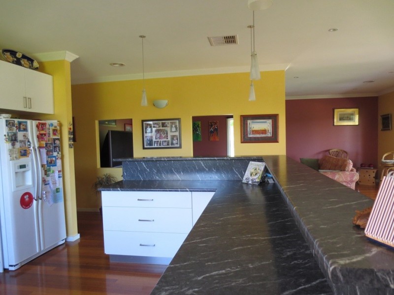 4 Grenfell Close, Hidden Valley VIC 3756