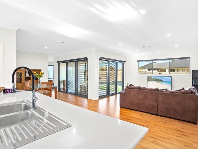 50 Lady Guinevere Circuit, Murrumba Downs QLD 4503