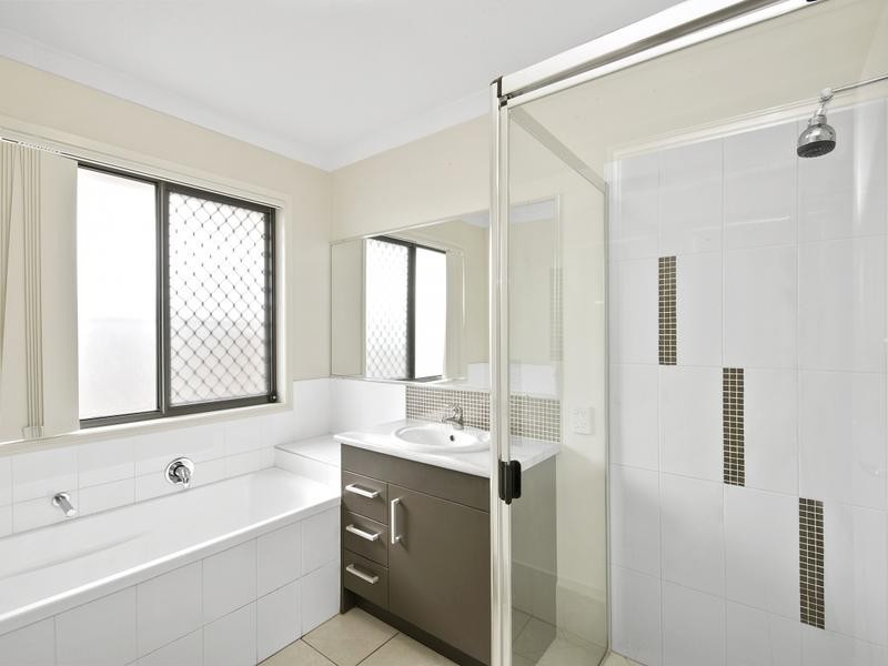 15 Magnetic Terrace, North Lakes QLD 4509