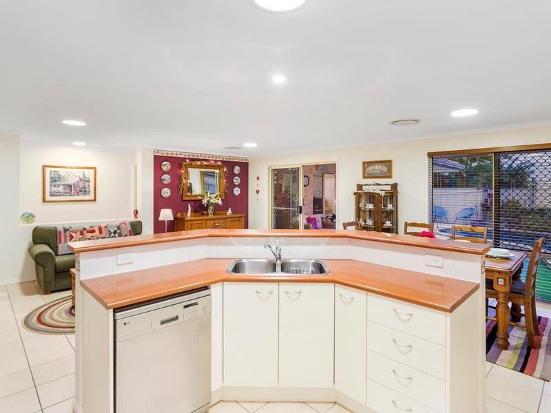 19 Vibrant Court, Dakabin QLD 4503