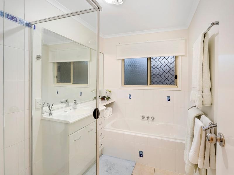 19 Vibrant Court, Dakabin QLD 4503