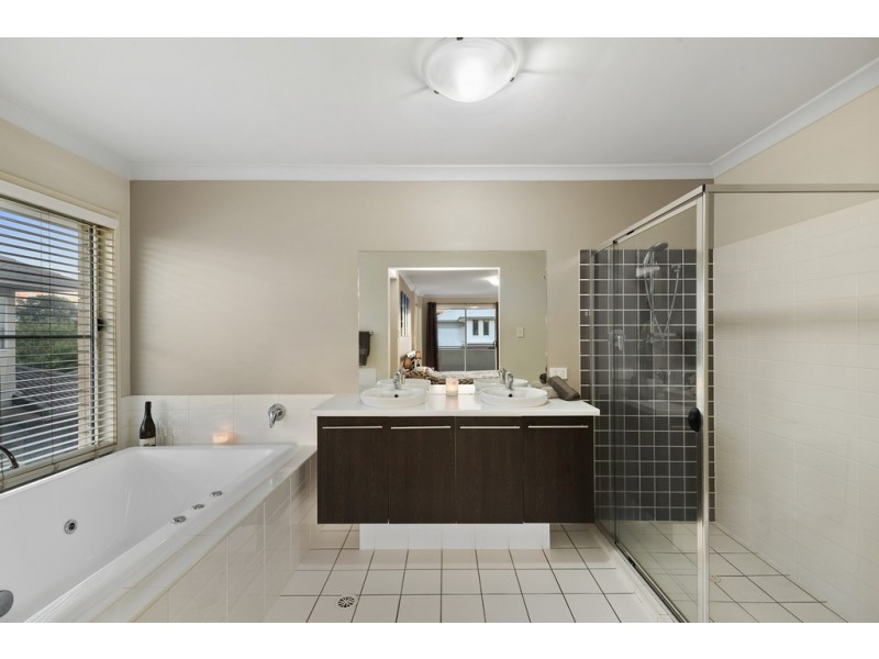 4 Foambark Street, North Lakes QLD 4509