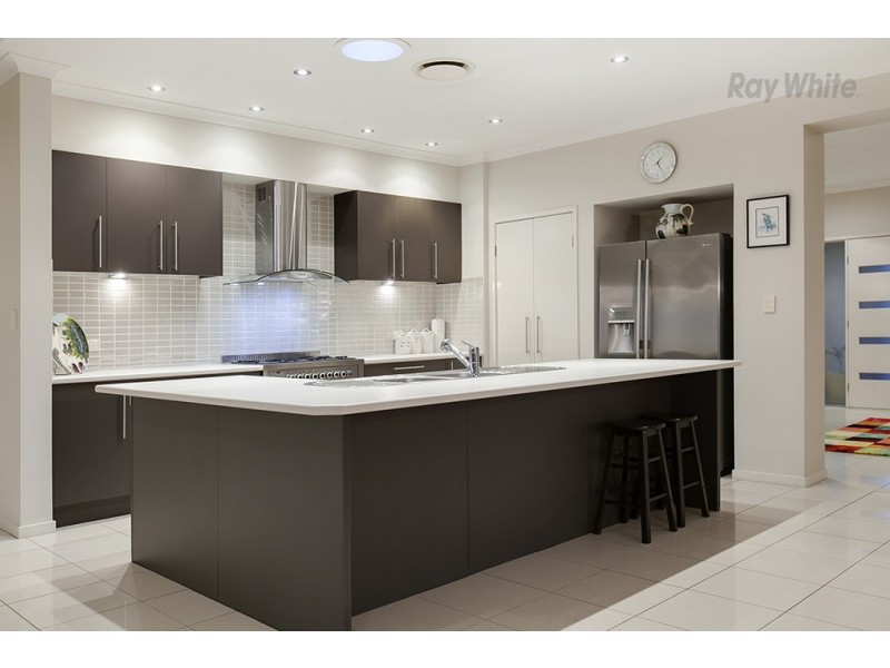 8 Burgan Place, North Lakes QLD 4509