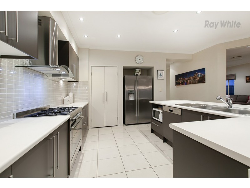 8 Burgan Place, North Lakes QLD 4509