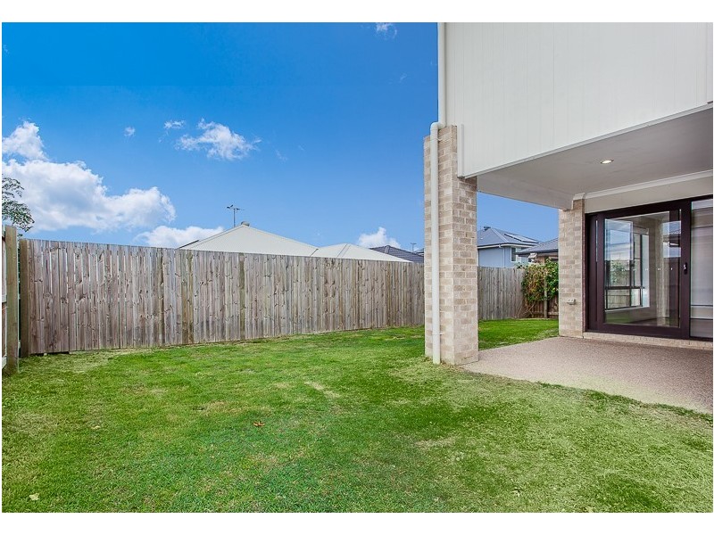 8 Wallarah Parade, North Lakes QLD 4509