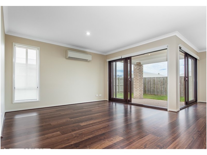 8 Wallarah Parade, North Lakes QLD 4509