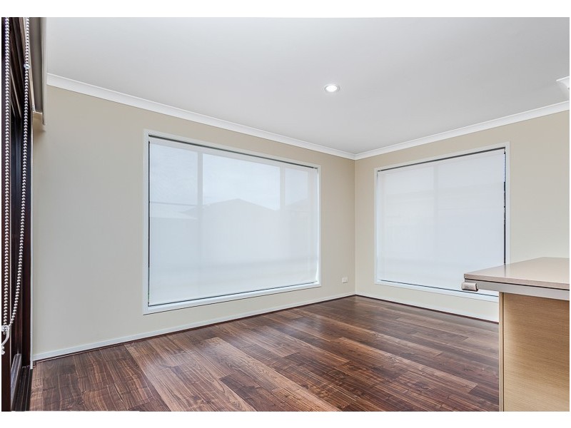 8 Wallarah Parade, North Lakes QLD 4509