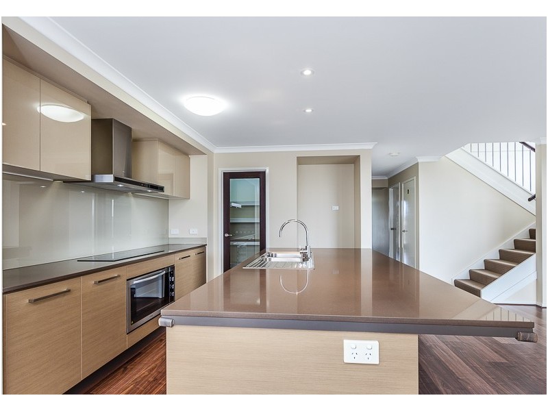 8 Wallarah Parade, North Lakes QLD 4509