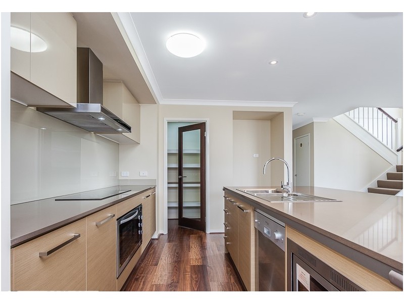 8 Wallarah Parade, North Lakes QLD 4509