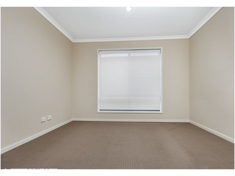 8 Wallarah Parade, North Lakes QLD 4509