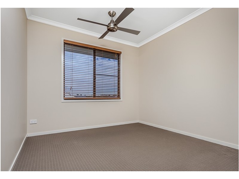 8 Wallarah Parade, North Lakes QLD 4509